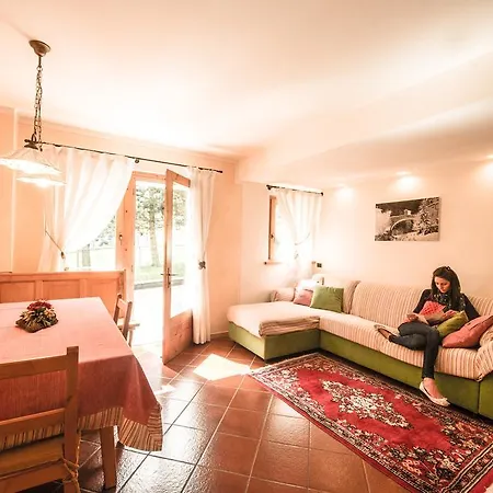 Alfonz Apartament *